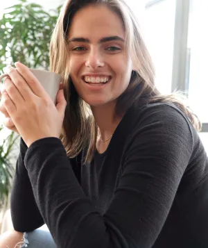 WINSLOW lightweight sweater top in Black
