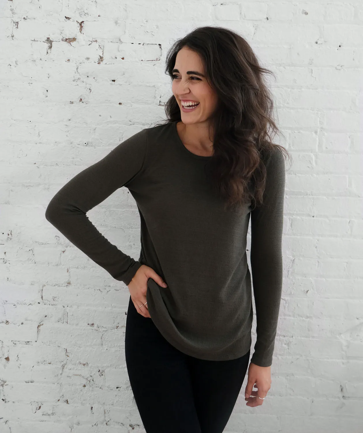 WINSLOW lightweight sweater top in Dark Olive
