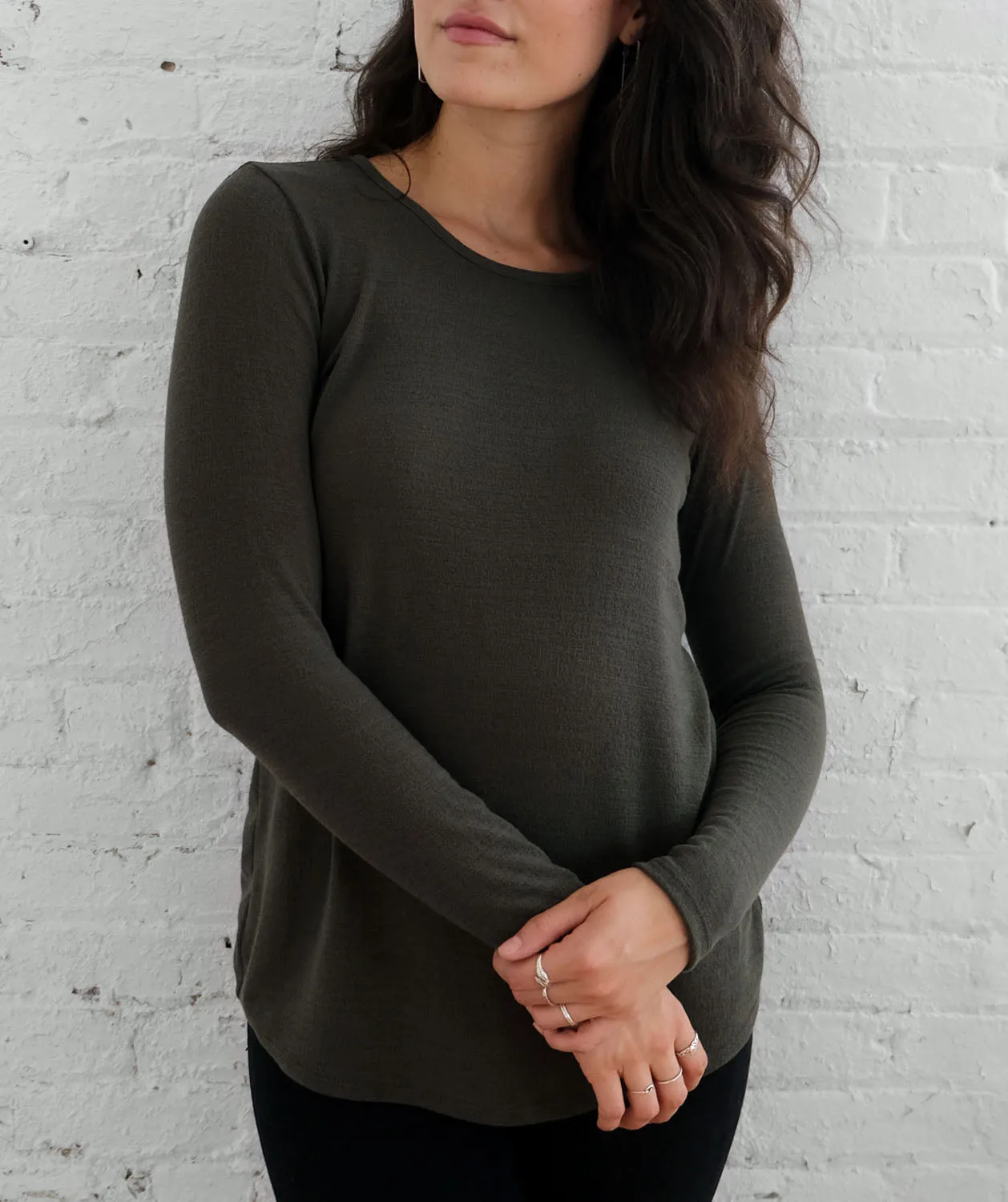 WINSLOW lightweight sweater top in Dark Olive