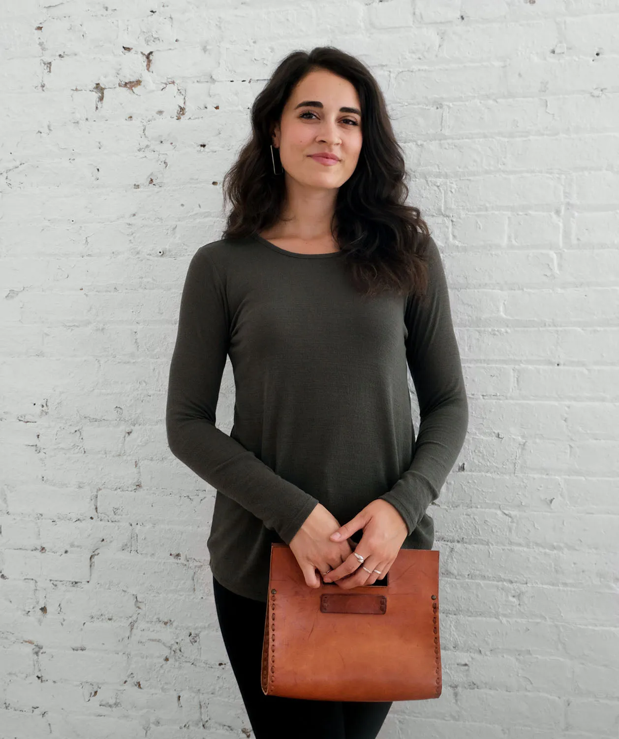 WINSLOW lightweight sweater top in Dark Olive